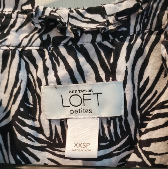 LOFT Blouse - Picture 2 of 3